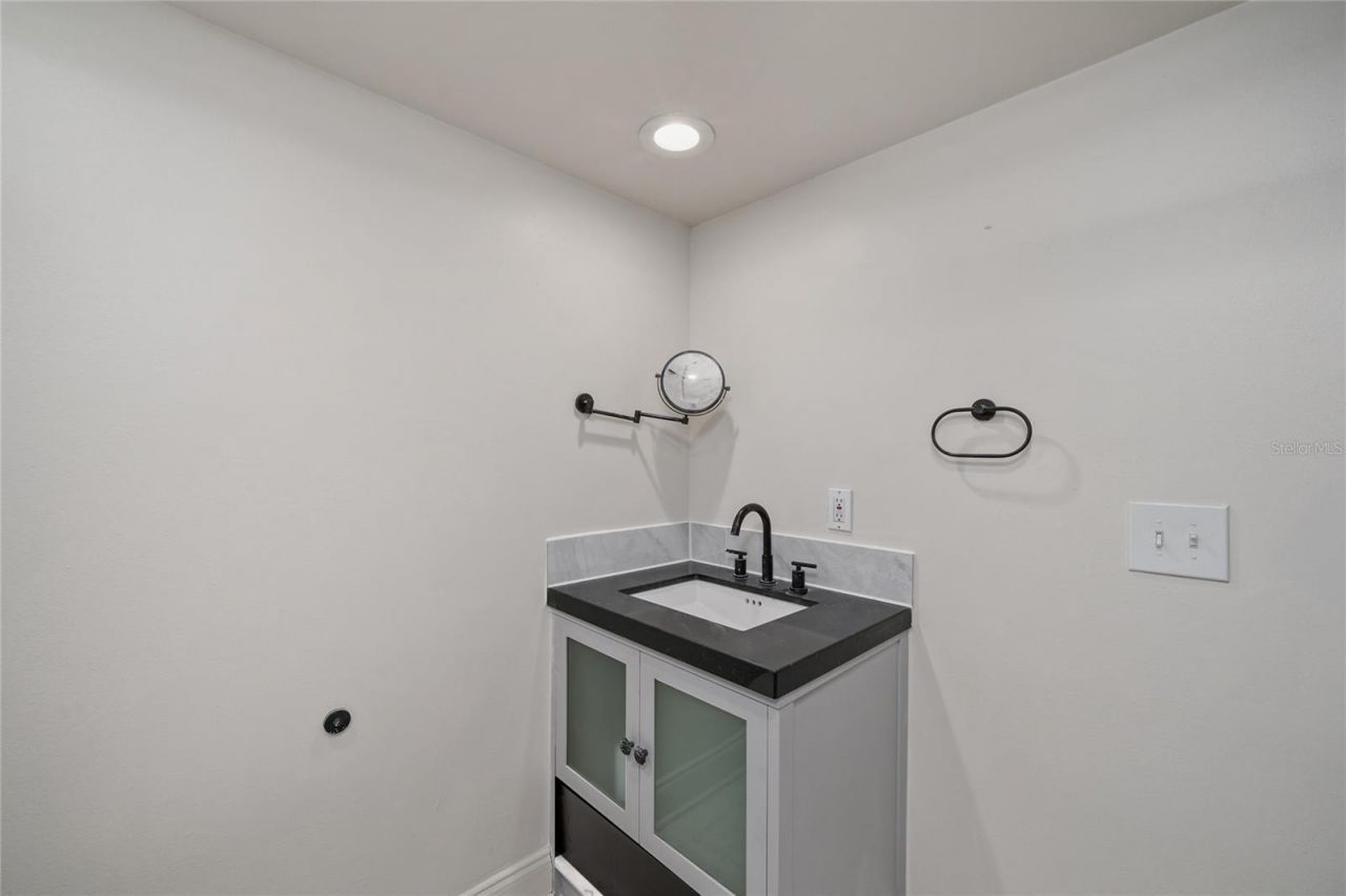 4615 N Hesperides Street, Tampa, FL 33614 Photo