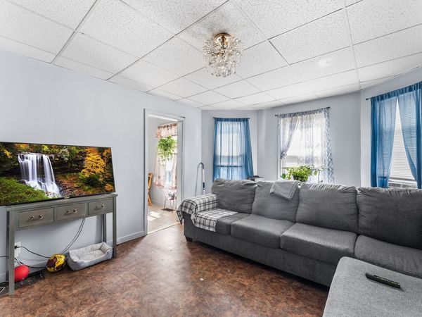 13-15 Cass St, Springfield, MA 01104