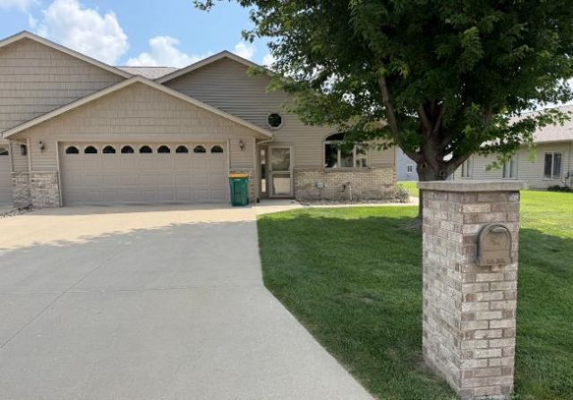 1726 Hale Drive , Albert Lea, MN 56007 Main Photo