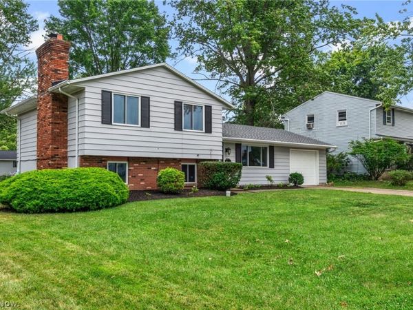 4221 Princess Anne Court , Lorain, OH 44052