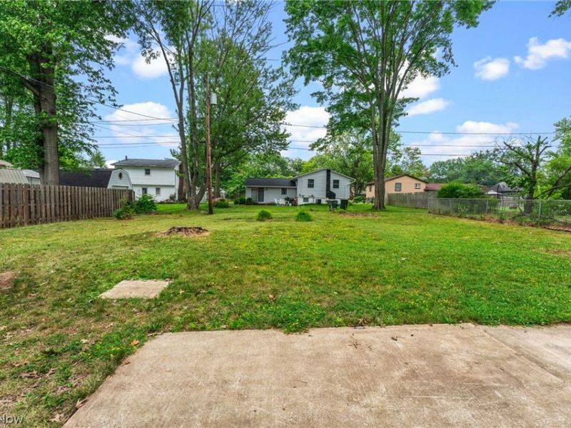 4221 Princess Anne Court , Lorain, OH 44052 Photo 8