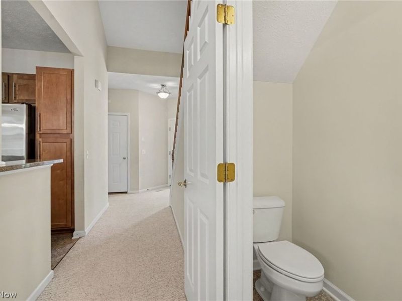 566 Hyannis Port Circle, Avon Lake, OH 44012 Photo 10