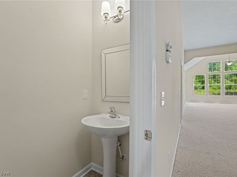 566 Hyannis Port Circle, Avon Lake, OH 44012 Photo 11
