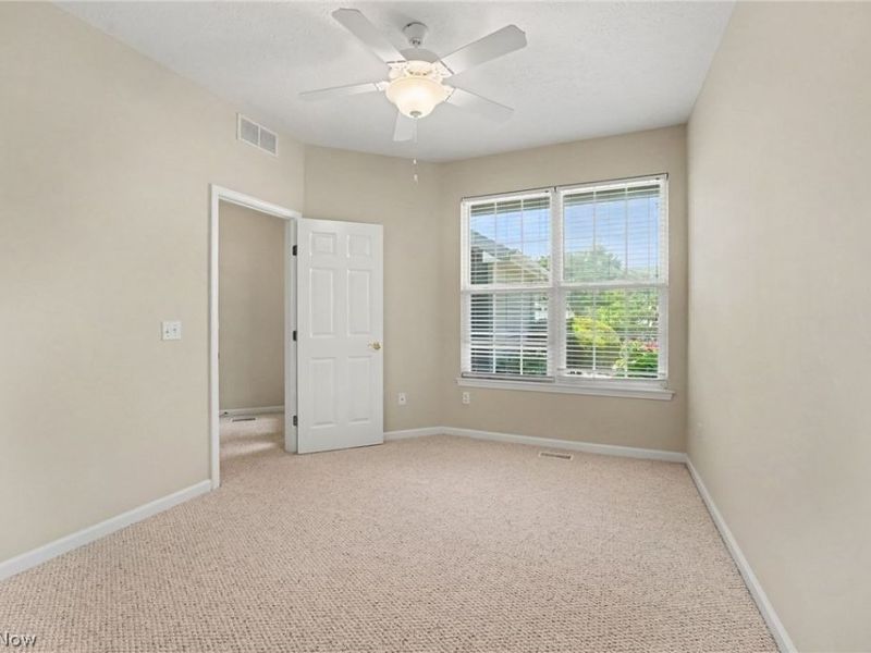 566 Hyannis Port Circle, Avon Lake, OH 44012 Photo 18
