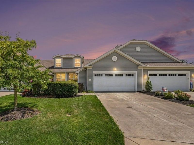566 Hyannis Port Circle, Avon Lake, OH 44012 Photo 2