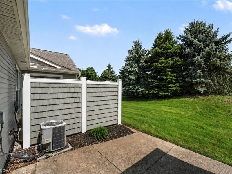 566 Hyannis Port Circle, Avon Lake, OH 44012 Photo 25
