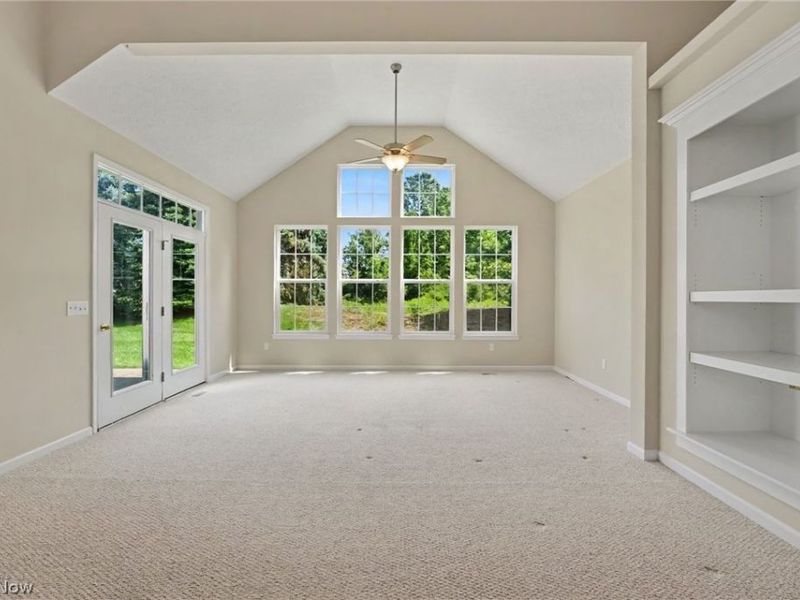566 Hyannis Port Circle, Avon Lake, OH 44012 Photo 5