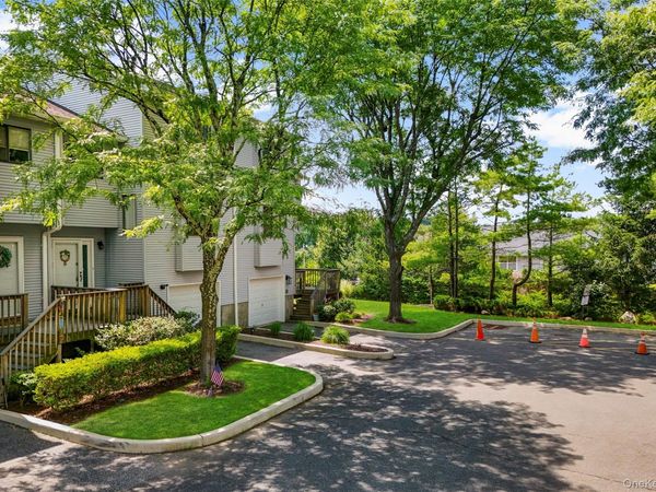 59 Chester Lane, Nanuet, NY 10954