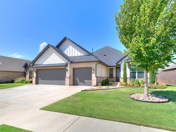 4721 Mustang Park Boulevard, Mustang, OK 73064