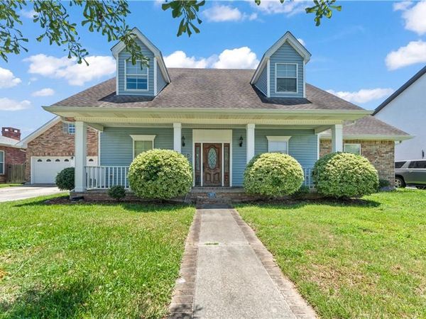 3825 CORINNE Avenue, Chalmette, LA 70043