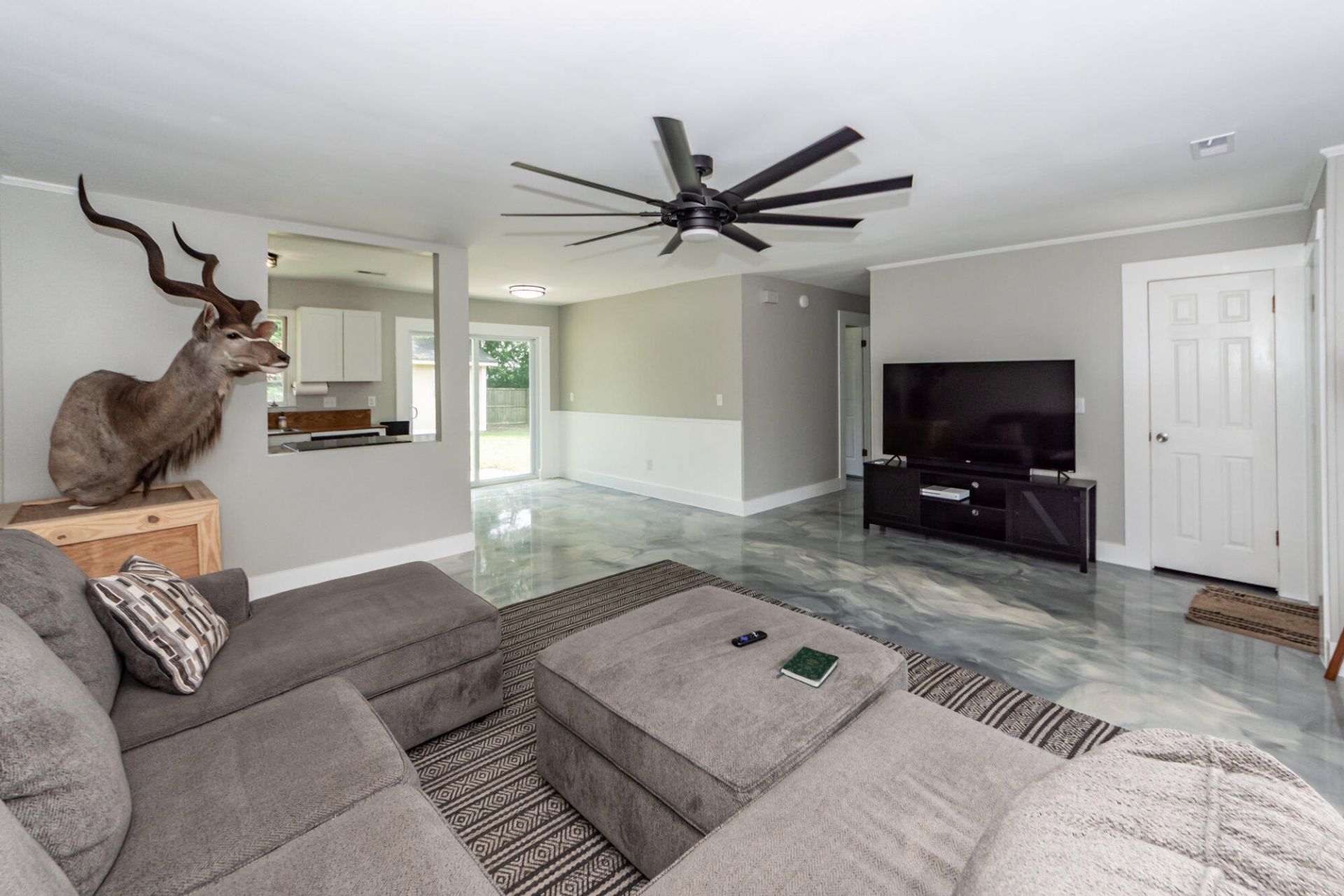 1107 Meade Street Photo 6