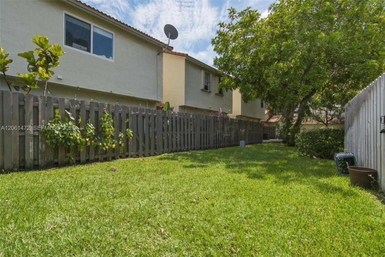 10805 NW 3rd Ct, Pembroke Pines, FL 33026 Photo