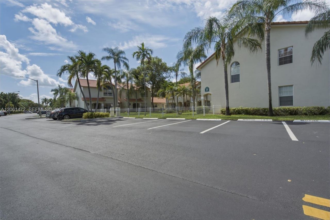 10805 NW 3rd Ct, Pembroke Pines, FL 33026 Photo