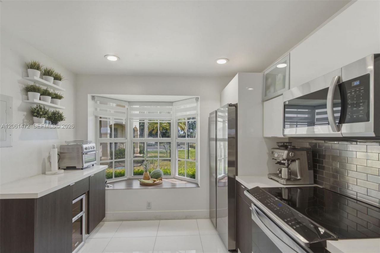 10805 NW 3rd Ct, Pembroke Pines, FL 33026 Photo