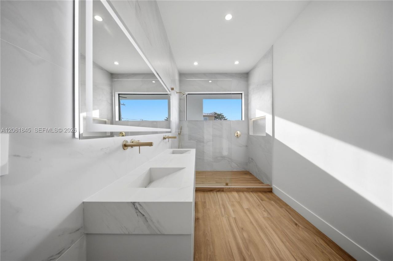 1320 NE 16th Ter, Fort Lauderdale, FL 33304 Photo