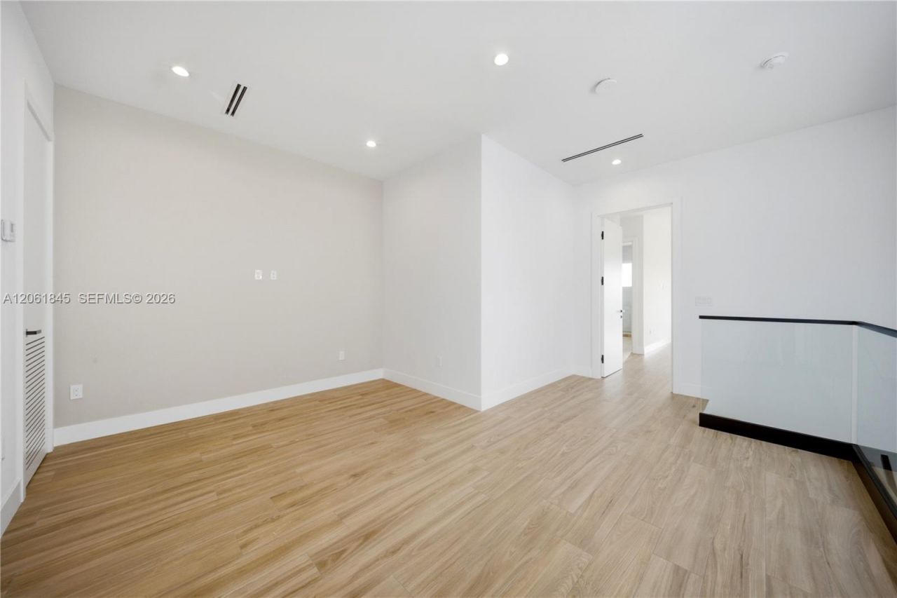 1320 NE 16th Ter, Fort Lauderdale, FL 33304 Photo