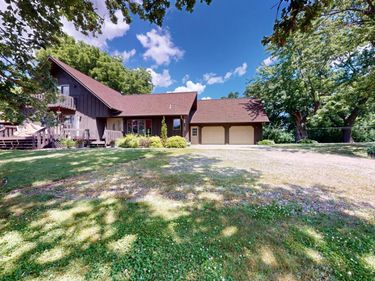 12103 755th Avenue , Glenville, MN 56036