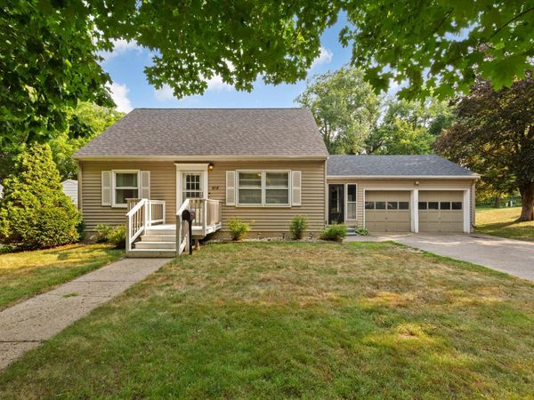 614 Lower Johnson Circle, Saint Peter, MN 56082