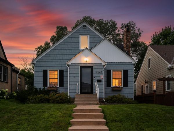1247 Berkeley Avenue, Saint Paul, MN 55105
