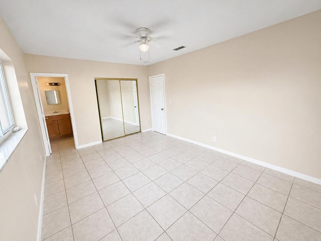 4151 NW 30th Terrace, Unit 3, Lauderdale Lakes, FL 33309 Photo