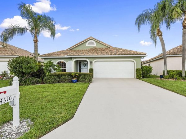 4310 SE SCOTLAND CAY Way, Stuart, FL 34997