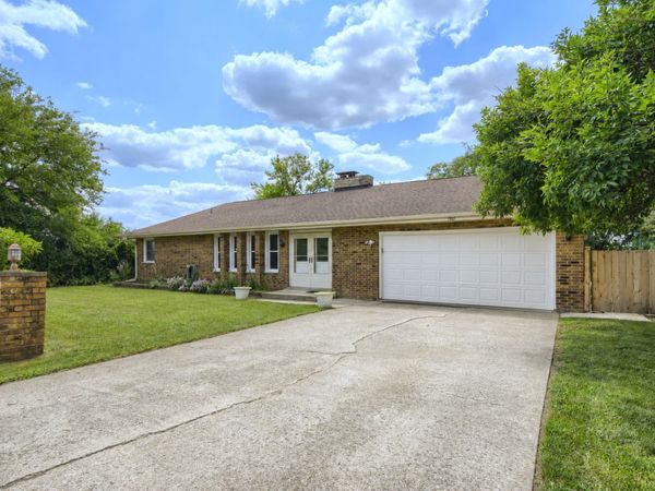 1701 Lynwood Lane , Crest Hill, IL 60403