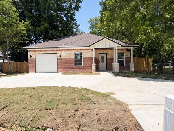 922 Gibbard Avenue , Wills Point, TX 75169