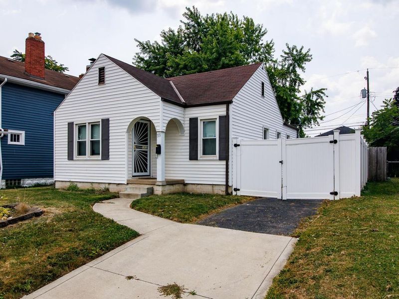 555 Nashoba Avenue, Columbus, OH 43223 Photo 3