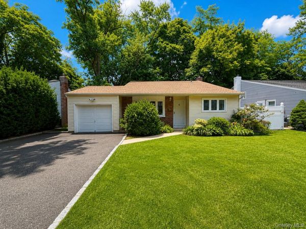 5-A SECOND Road, Great Neck, NY 11021