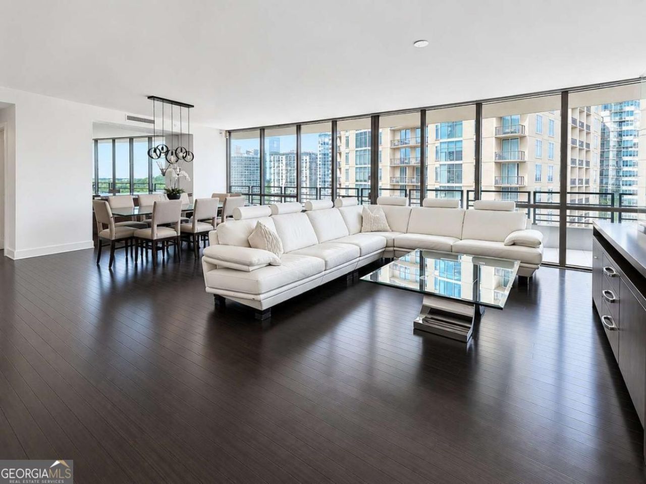 700 Park Regency Place Ne, Unit 1705, Atlanta, GA 30326 Main Photo