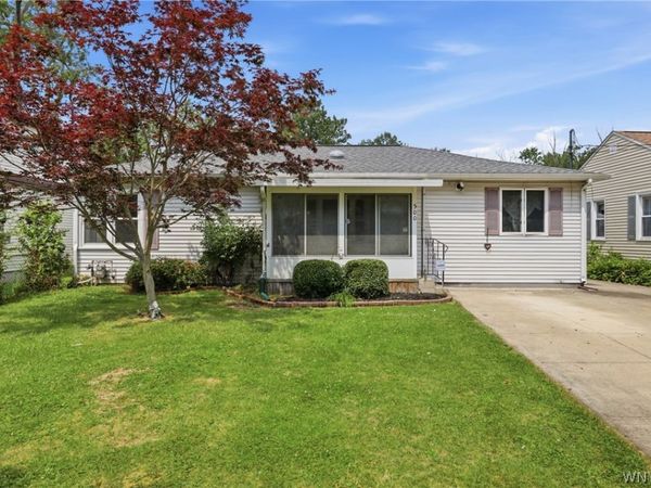 500 E Stenzil Street , Buffalo, NY 14120