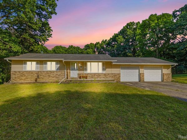 3685 Chesterfield Drive, Oregon Township, Mi 48446