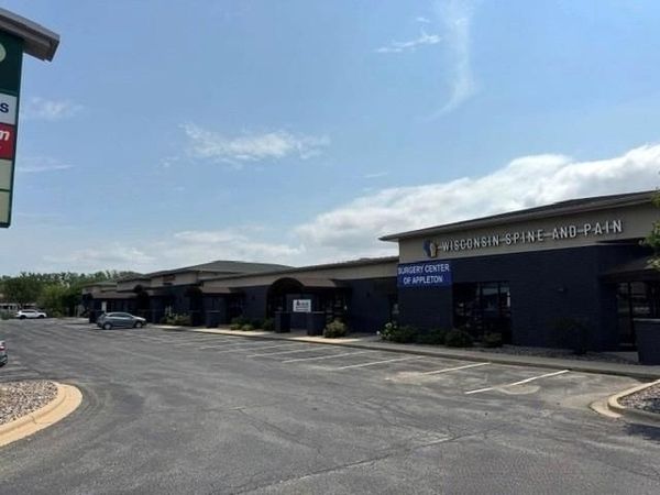 1600 N CASALOMA DRIVE, Appleton, WI 54913