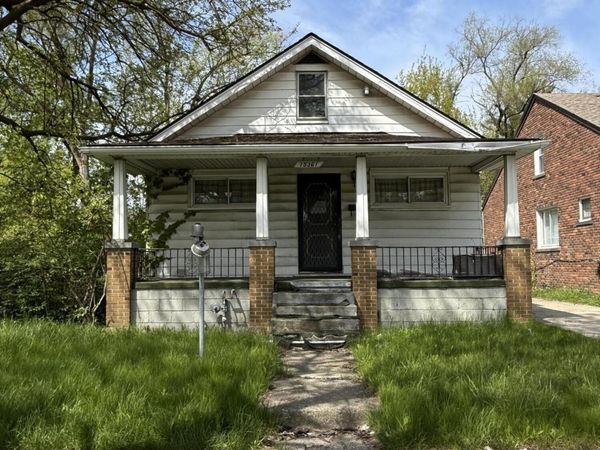 15361 Hubbell Avenue, Detroit, MI 48227