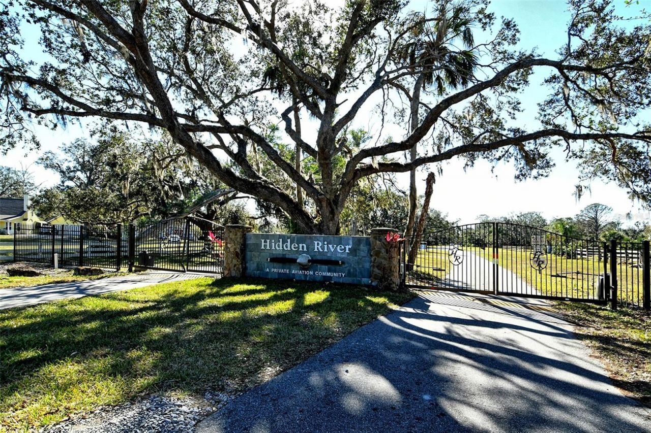4498 Hidden River Road, Sarasota, FL 34240 Photo