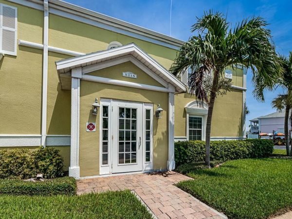 5215 COQUINA KEY DRIVE SE, Unit B, ST PETERSBURG, FL 33705