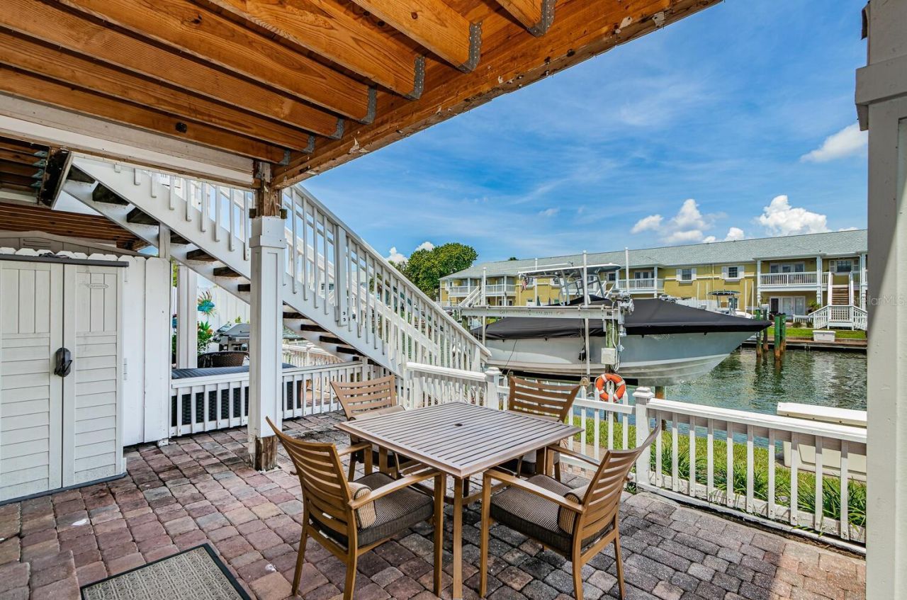 5215 Coquina Key Drive Se, Unit B, Saint Petersburg, FL 33705 Photo