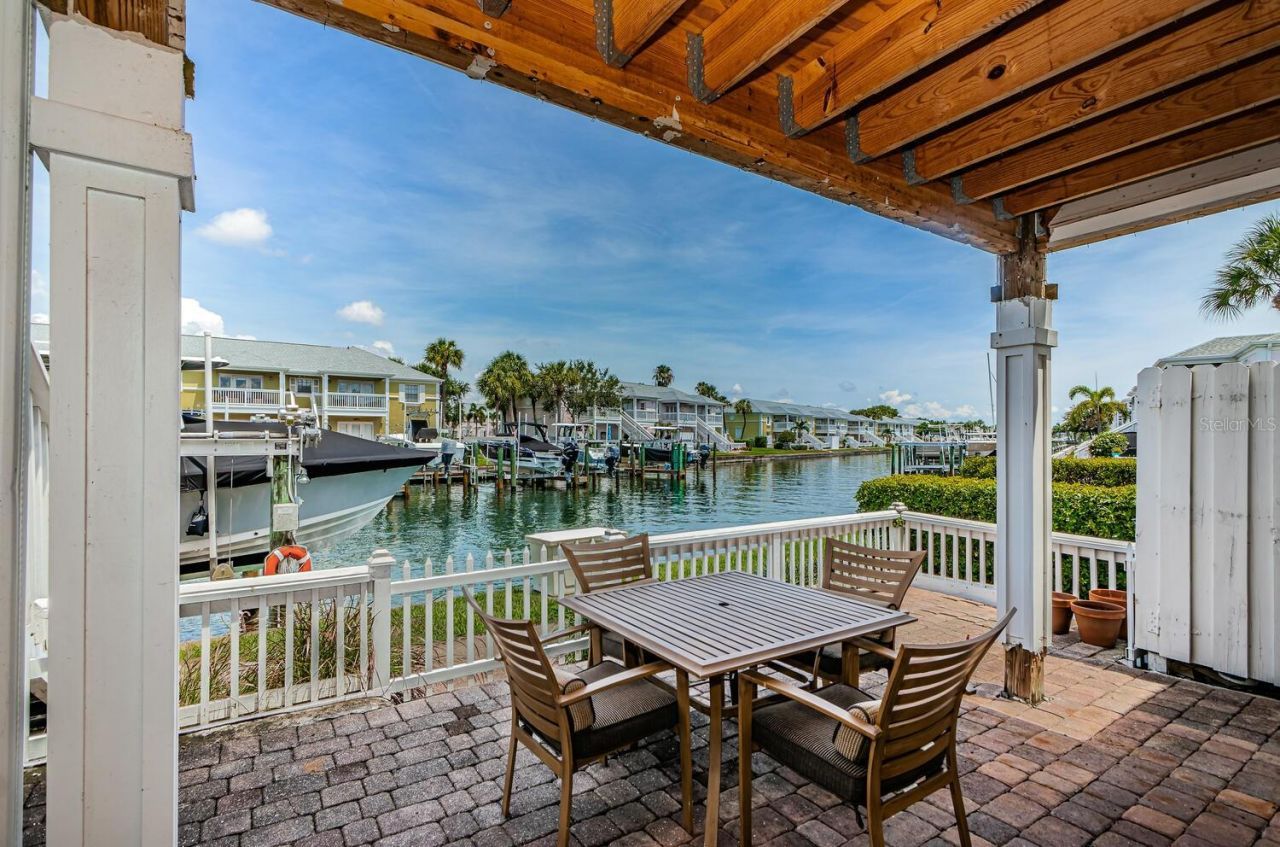5215 Coquina Key Drive Se, Unit B, Saint Petersburg, FL 33705 Photo