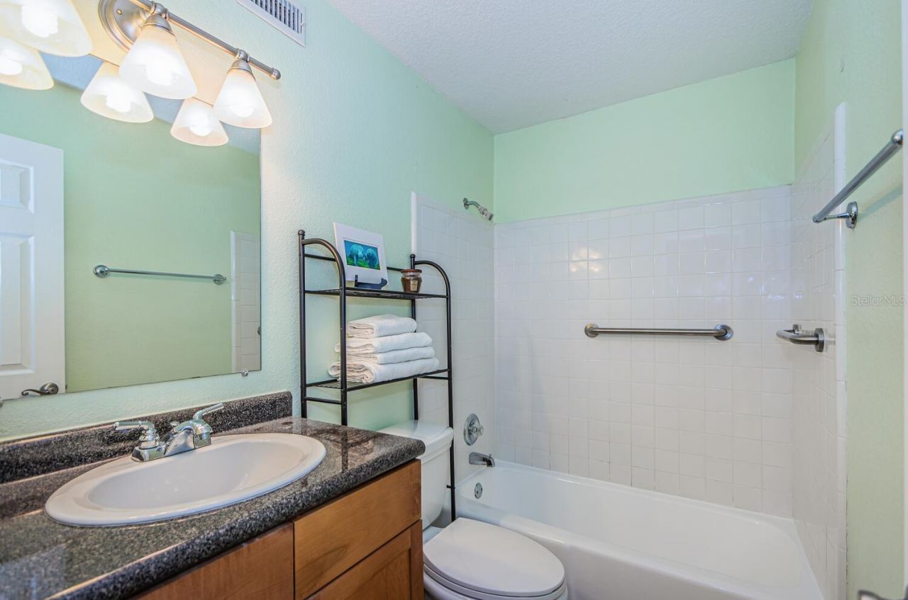 5215 Coquina Key Drive Se, Unit B, Saint Petersburg, FL 33705 Photo