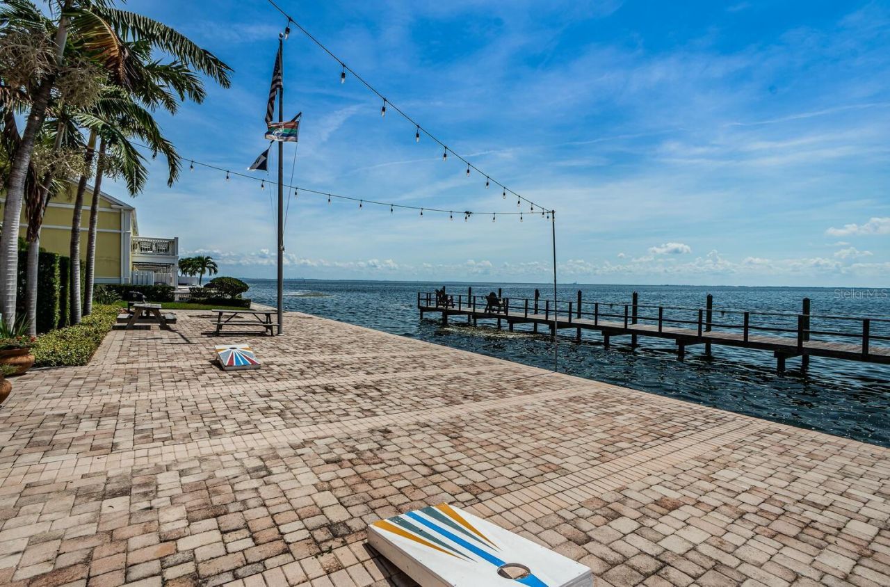 5215 Coquina Key Drive Se, Unit B, Saint Petersburg, FL 33705 Photo