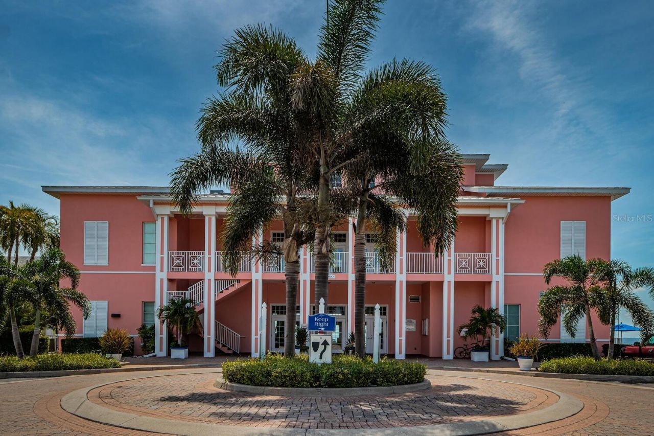 5215 Coquina Key Drive Se, Unit B, Saint Petersburg, FL 33705 Photo