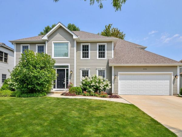 3196 SECRETARIAT Drive , Aurora, IL 60504