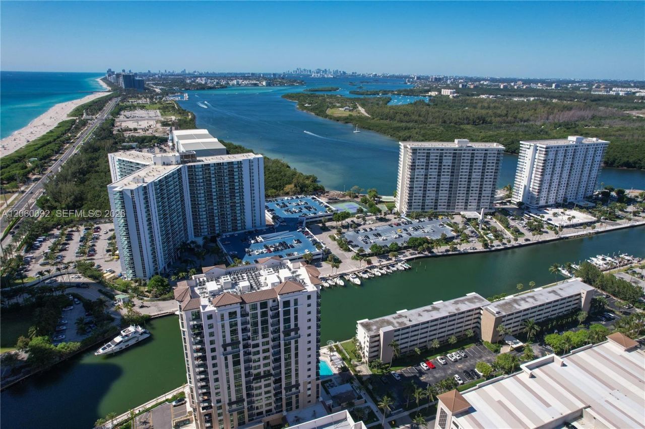 220 Kings Point Dr, Unit 211, Sunny Isles Beach, FL 33160 Photo