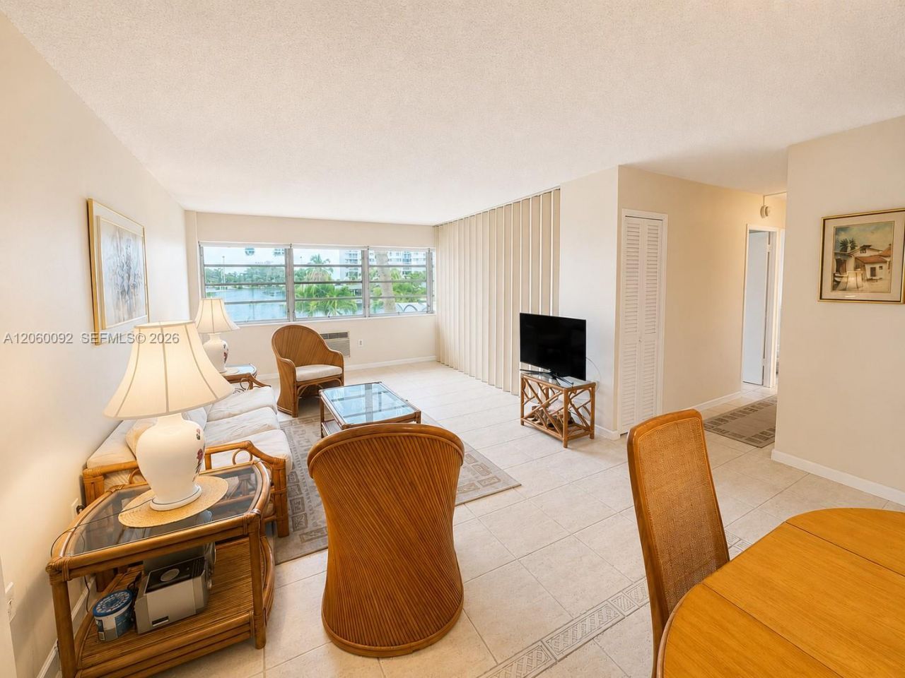 220 Kings Point Dr, Unit 211, Sunny Isles Beach, FL 33160 Photo