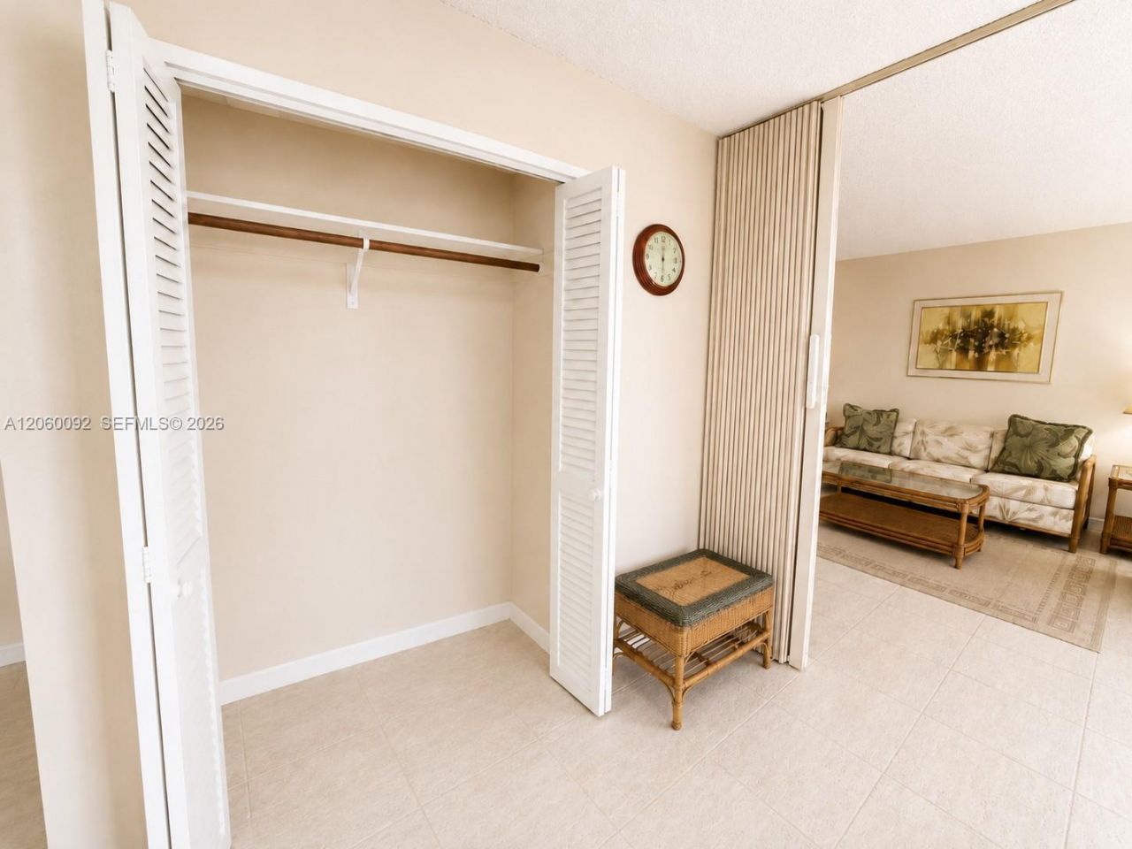 220 Kings Point Dr, Unit 211, Sunny Isles Beach, FL 33160 Photo