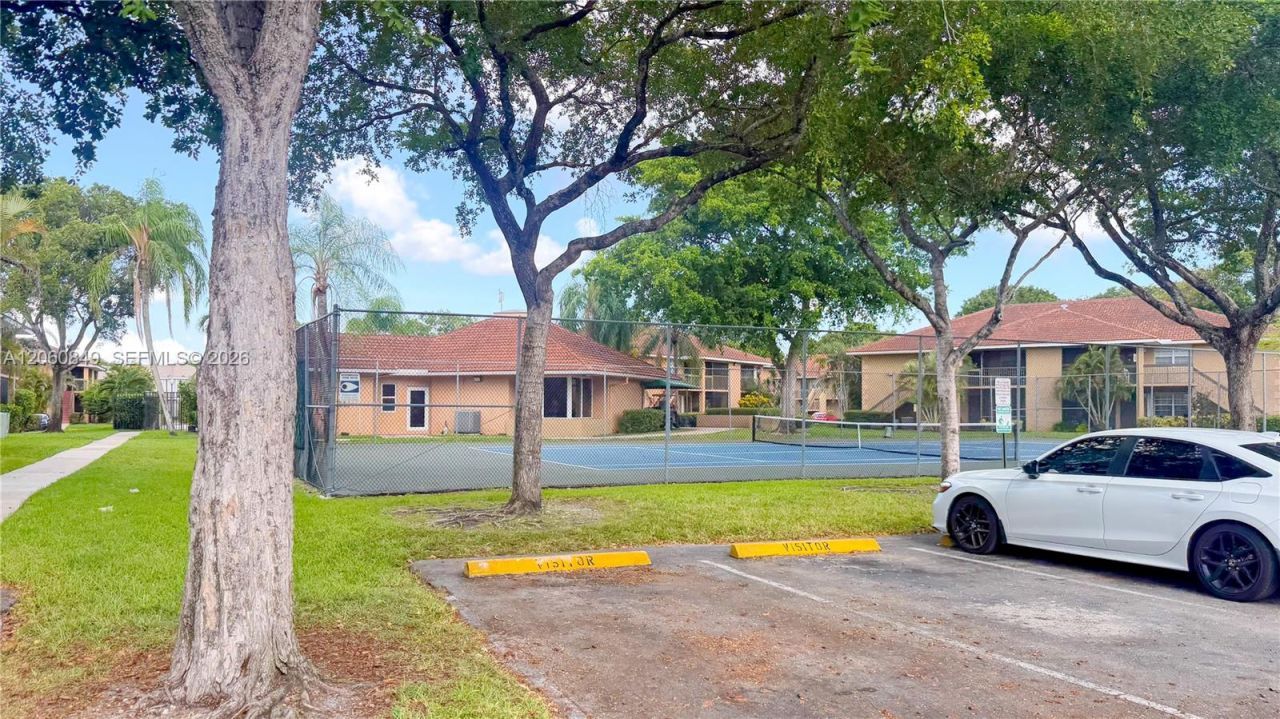 753 NW 103rd Ter, Unit 202, Pembroke Pines, FL 33026 Photo