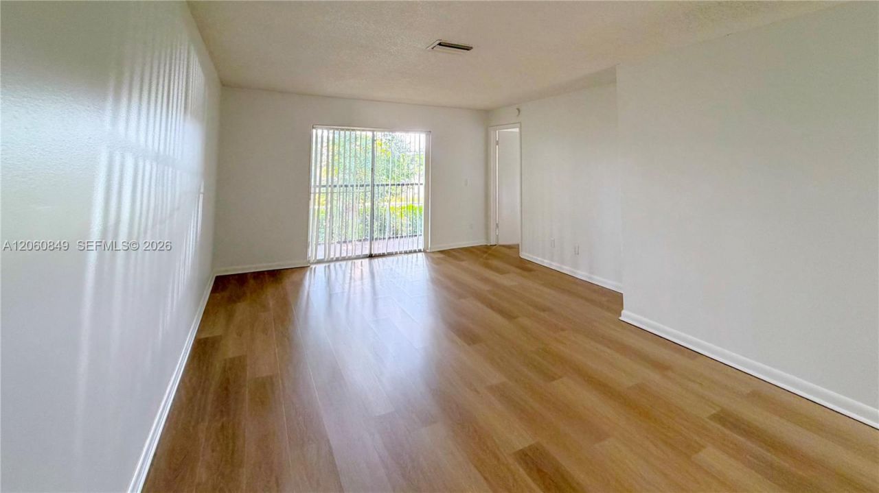 753 NW 103rd Ter, Unit 202, Pembroke Pines, FL 33026 Photo