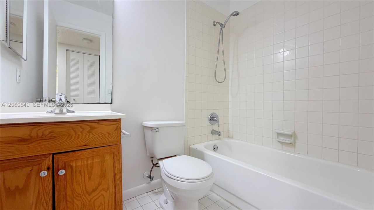 753 NW 103rd Ter, Unit 202, Pembroke Pines, FL 33026 Photo