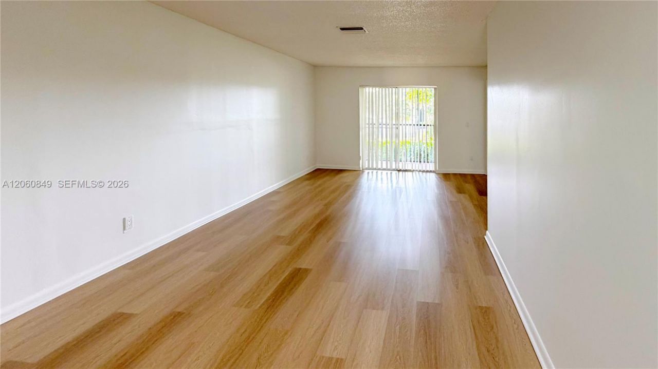 753 NW 103rd Ter, Unit 202, Pembroke Pines, FL 33026 Photo