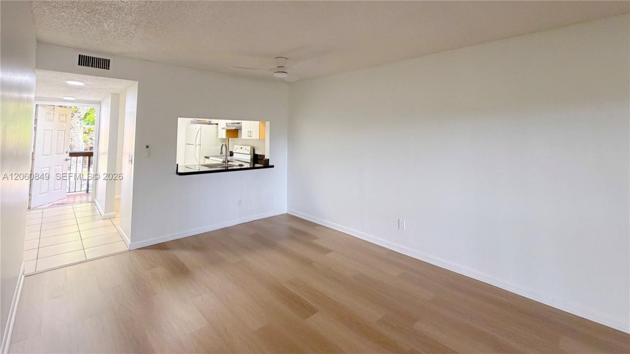 753 NW 103rd Ter, Unit 202, Pembroke Pines, FL 33026 Photo